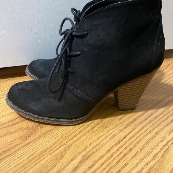 Mia booties - Picture 5 of 7